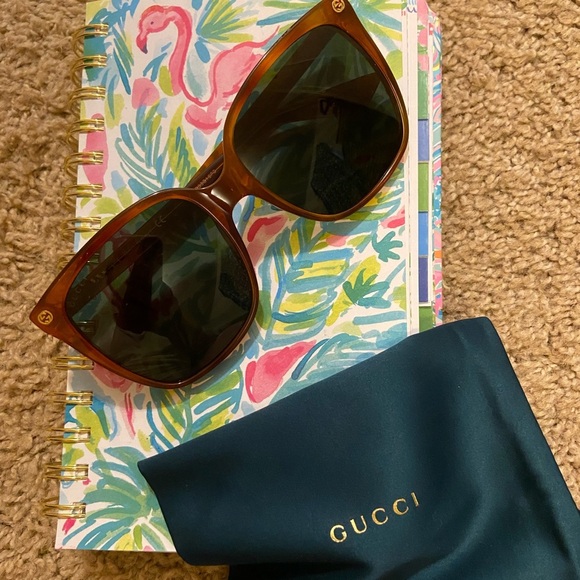 🆕Gucci Sunglasses. No offers. - Picture 2 of 15